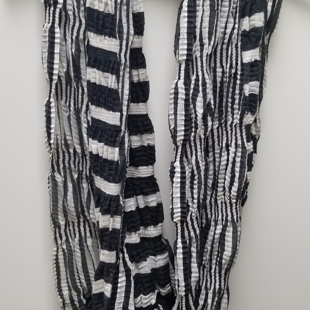 Scarf - Picture 2 of 5